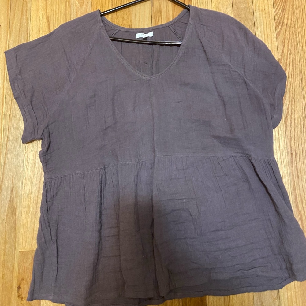Maurices v neck baby doll shirt with buttoned back